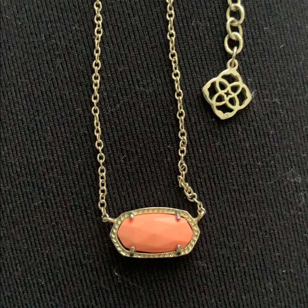 Kendra Scott necklace